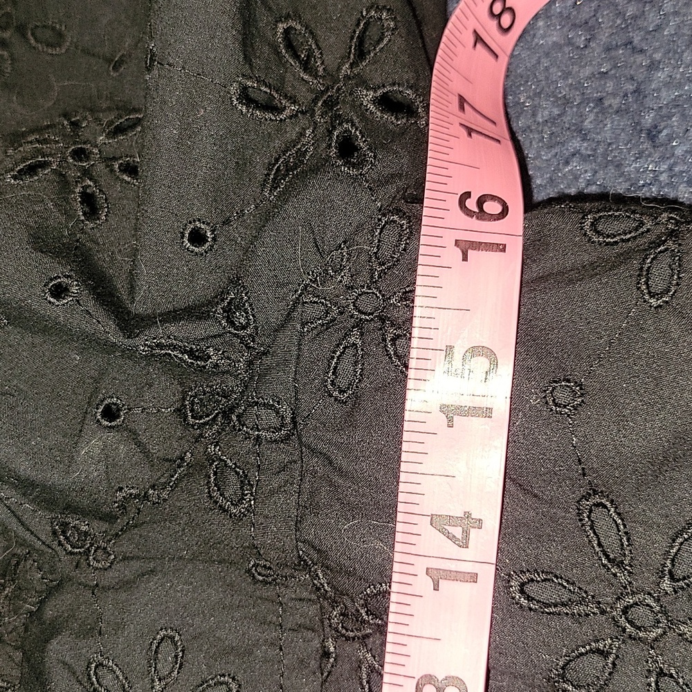 GAP Black Cropped Stretch Top - Picture 6 of 8